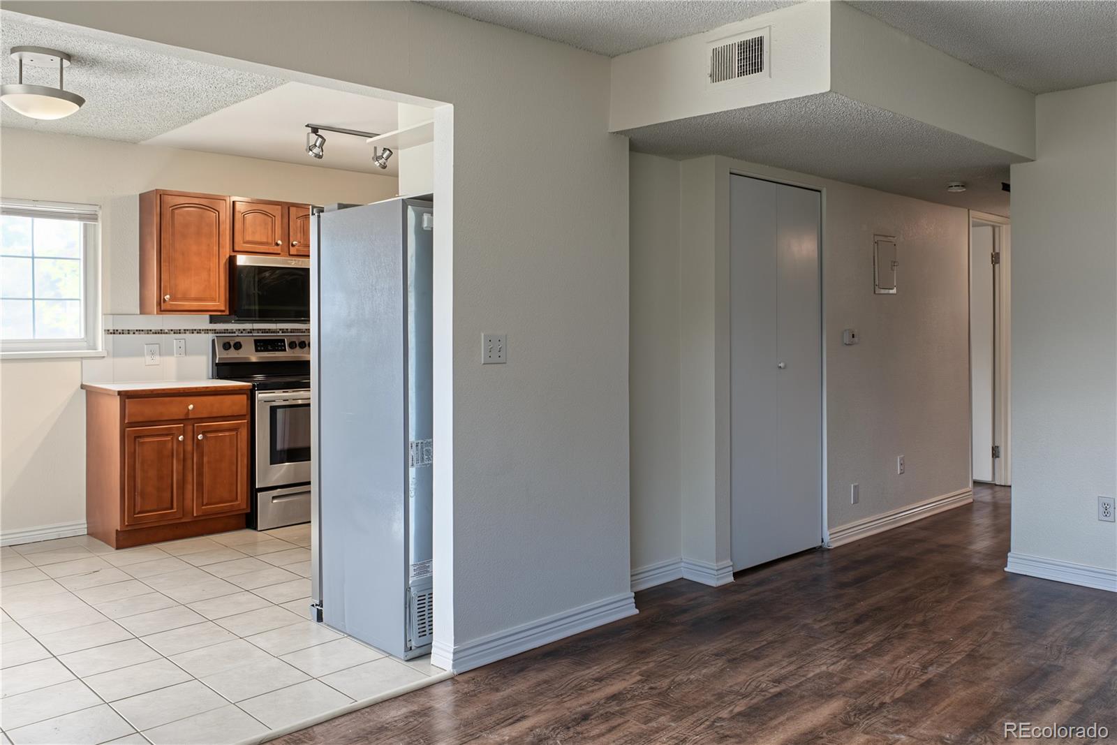 MLS Image #7 for 6800 e tennessee avenue,denver, Colorado