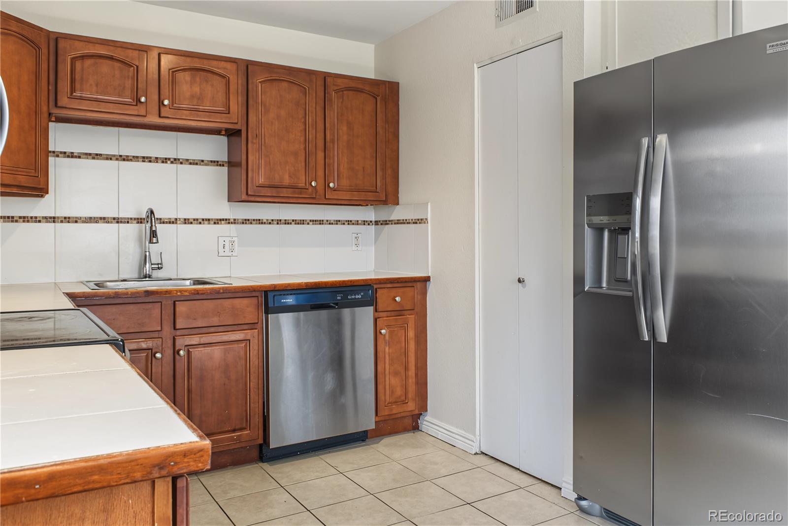 MLS Image #9 for 6800 e tennessee avenue,denver, Colorado