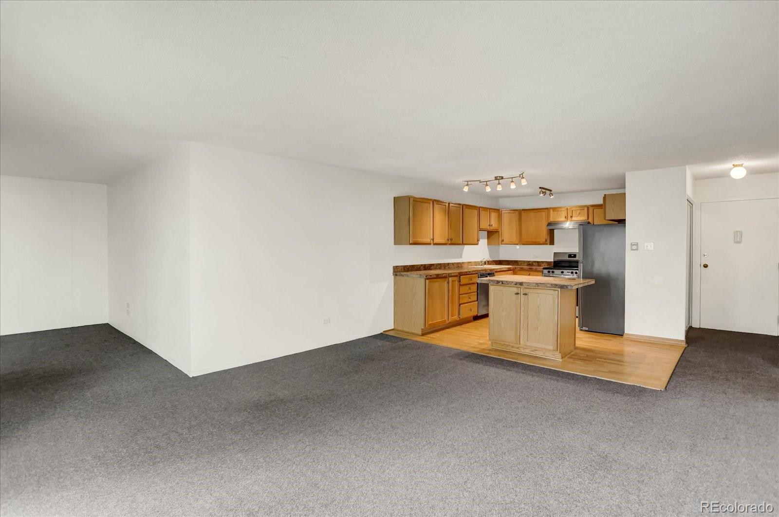 MLS Image #14 for 705 s alton way,denver, Colorado