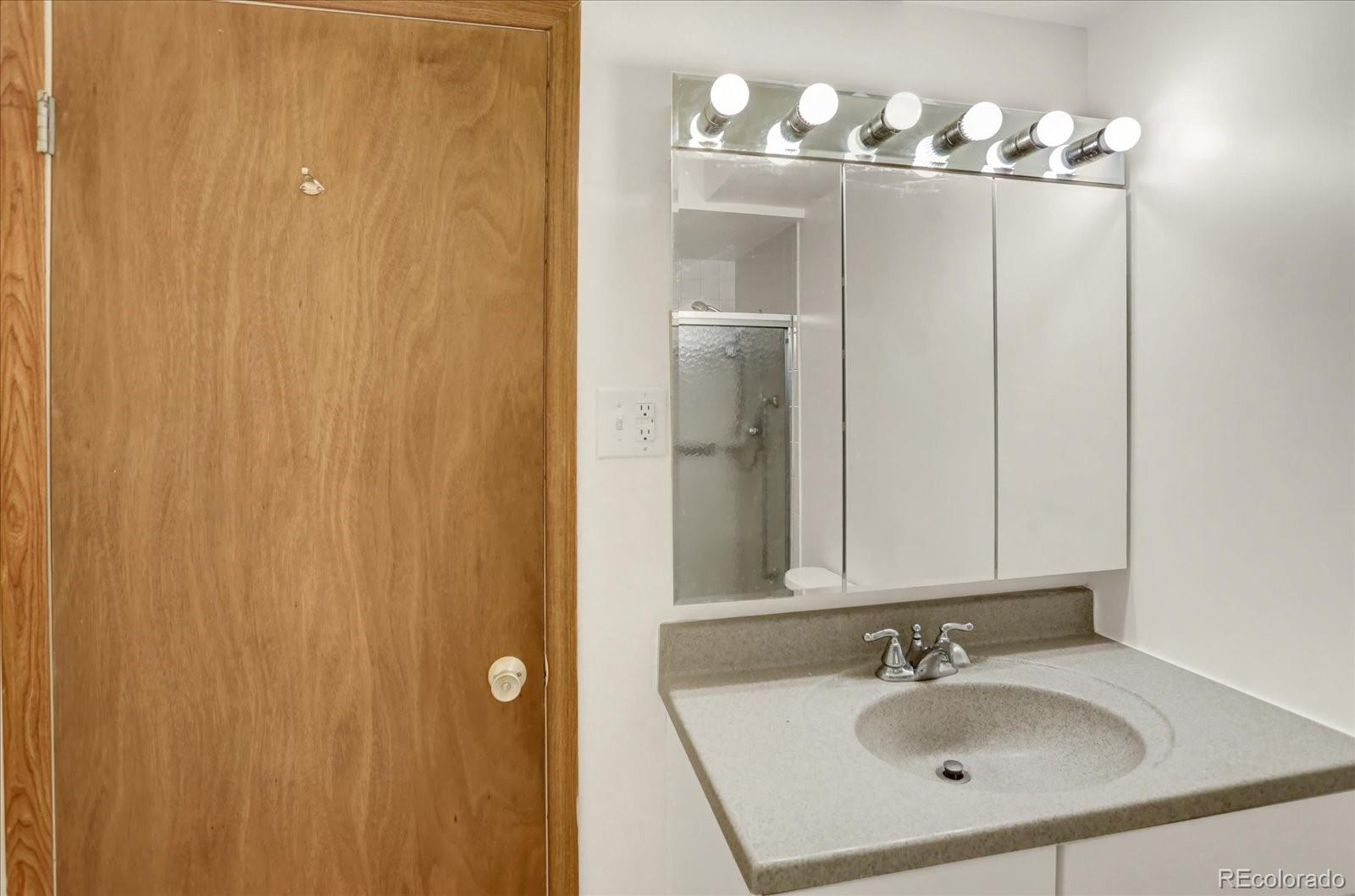 MLS Image #33 for 705 s alton way,denver, Colorado