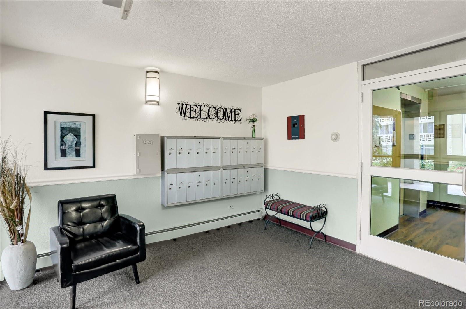 MLS Image #8 for 705 s alton way,denver, Colorado
