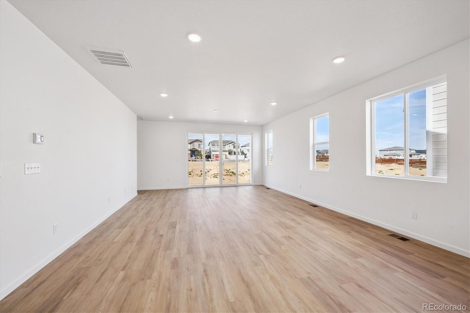 MLS Image #4 for 4675  sugar beet street,johnstown, Colorado