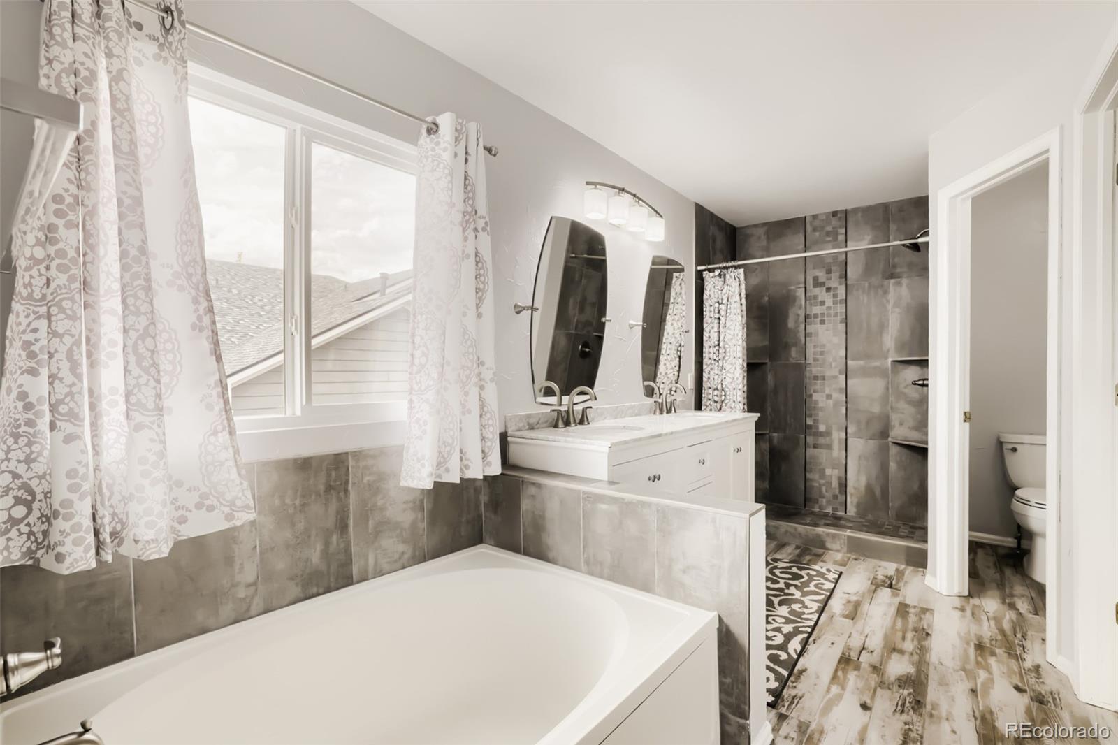 MLS Image #15 for 13781 w amherst way,lakewood, Colorado