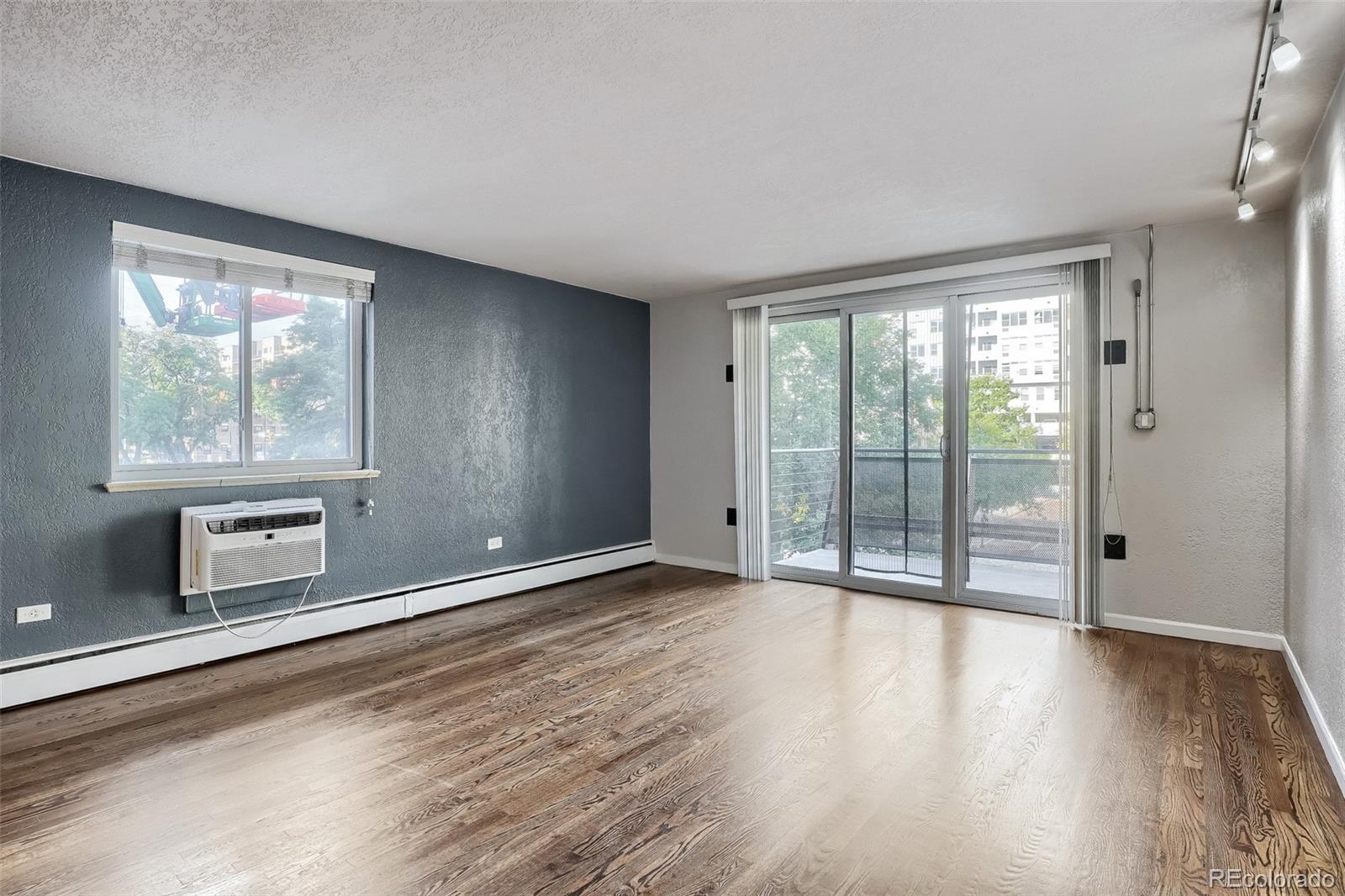 MLS Image #4 for 1336 n logan street,denver, Colorado