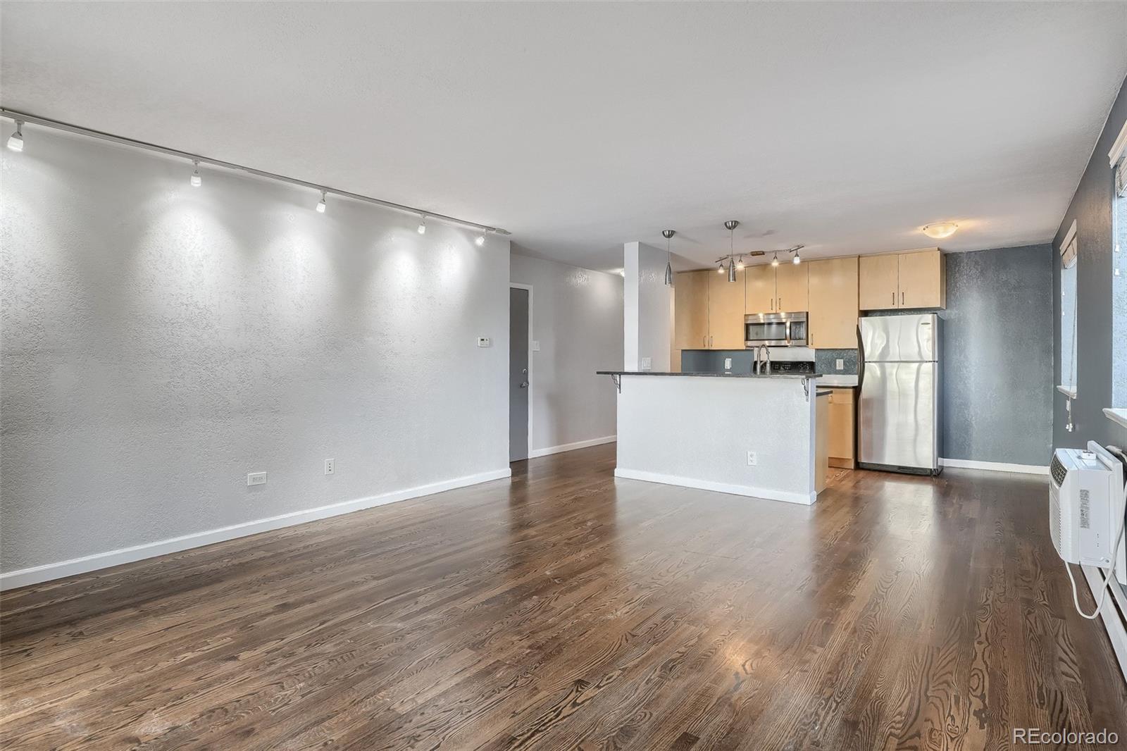 MLS Image #5 for 1336 n logan street,denver, Colorado