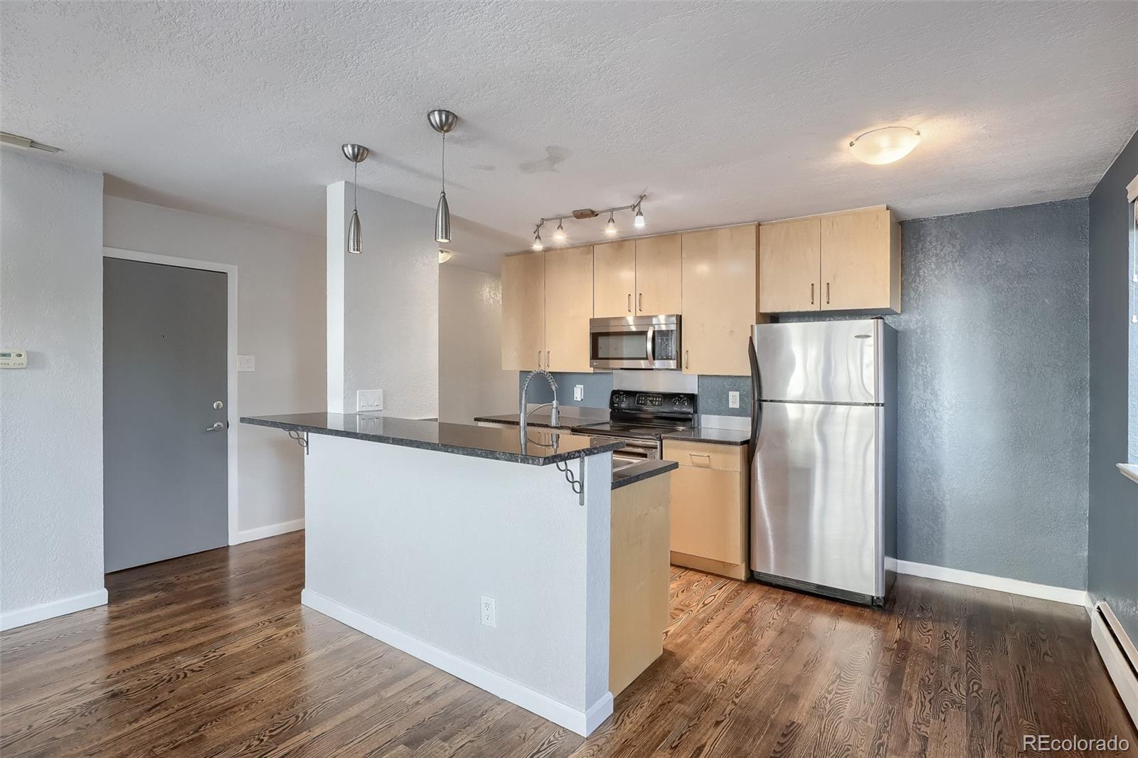 MLS Image #6 for 1336 n logan street,denver, Colorado