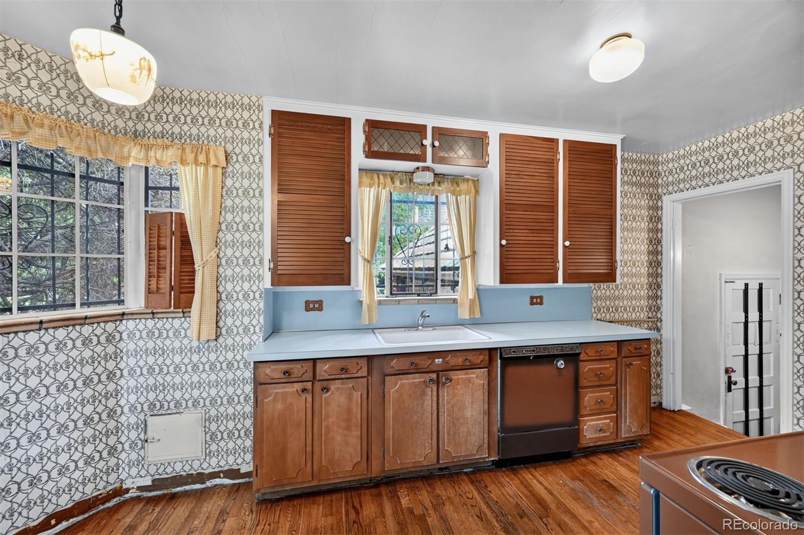 MLS Image #13 for 360  jasmine street,denver, Colorado