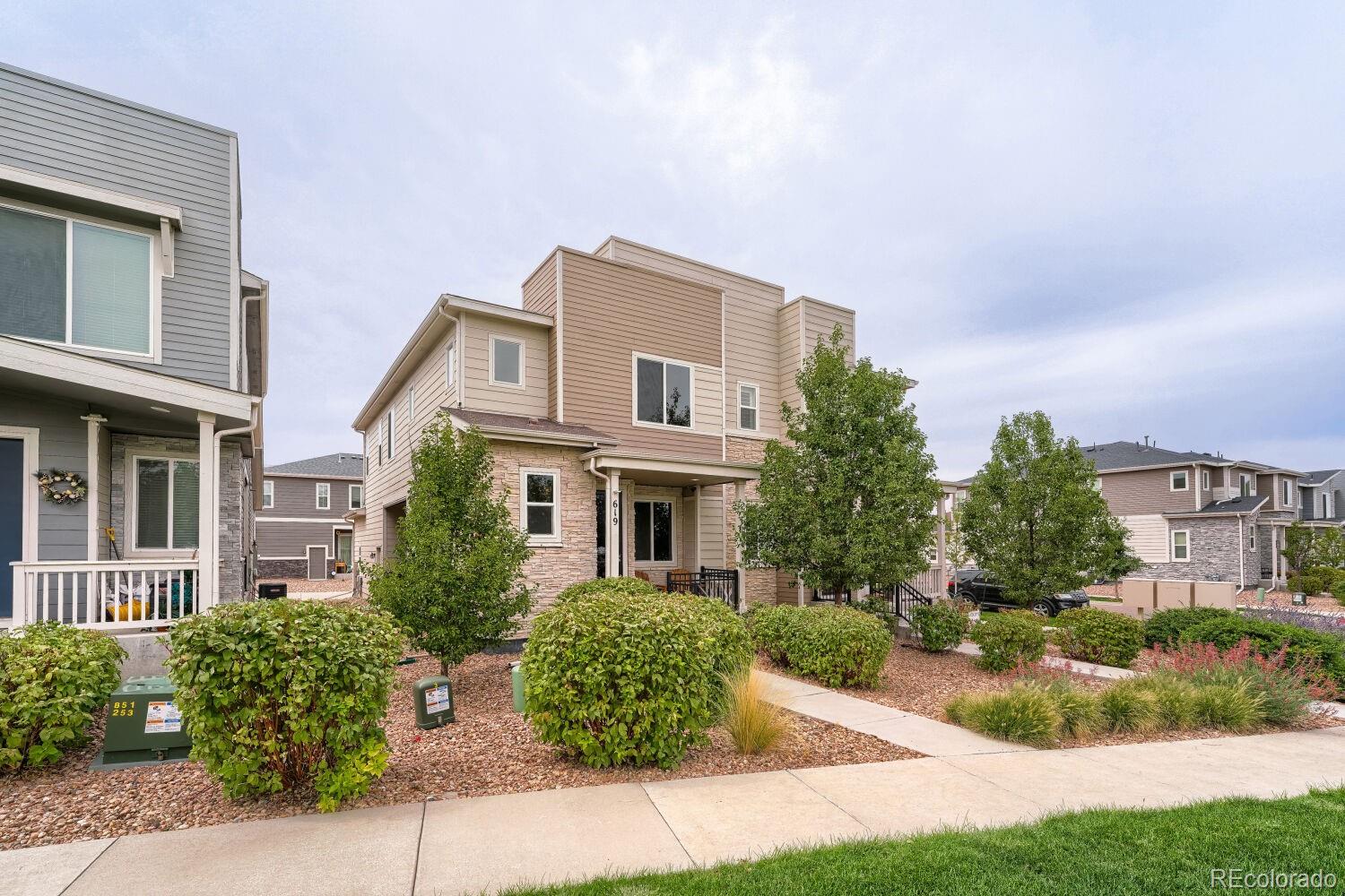 MLS Image #2 for 619 s richfield street,aurora, Colorado