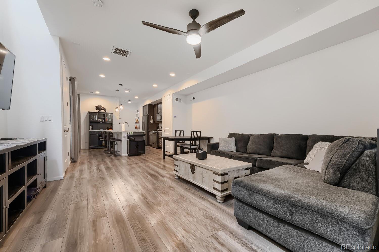 MLS Image #3 for 619 s richfield street,aurora, Colorado