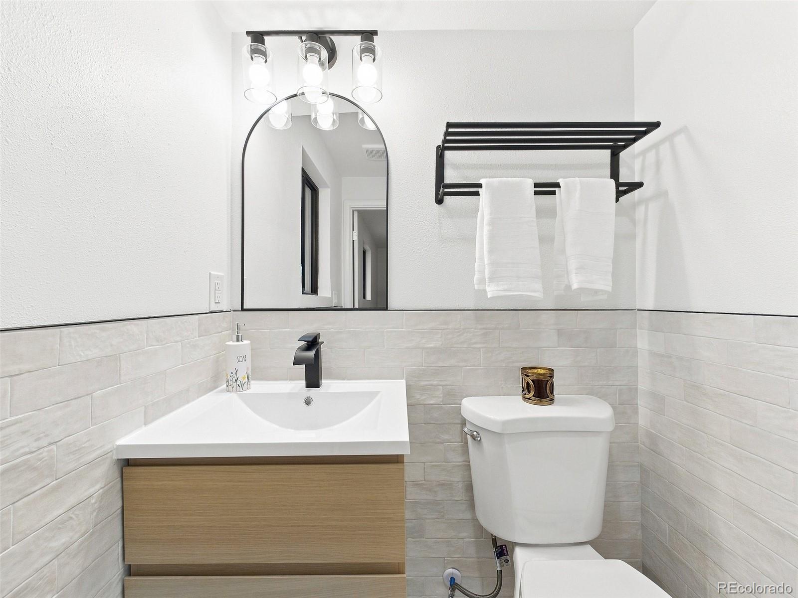 MLS Image #30 for 2361 s holly place,denver, Colorado