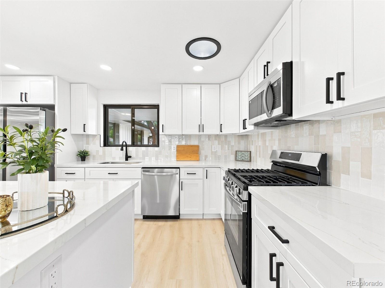 MLS Image #6 for 2361 s holly place,denver, Colorado