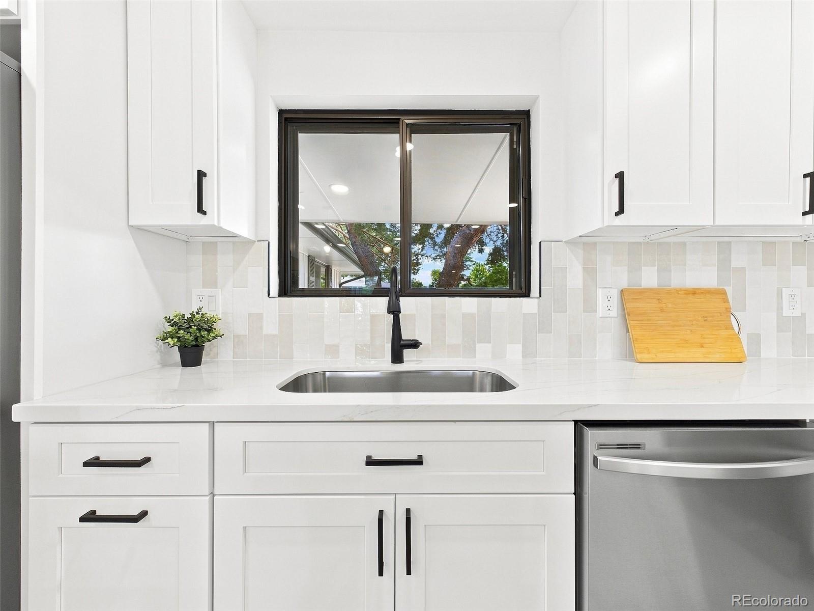 MLS Image #8 for 2361 s holly place,denver, Colorado