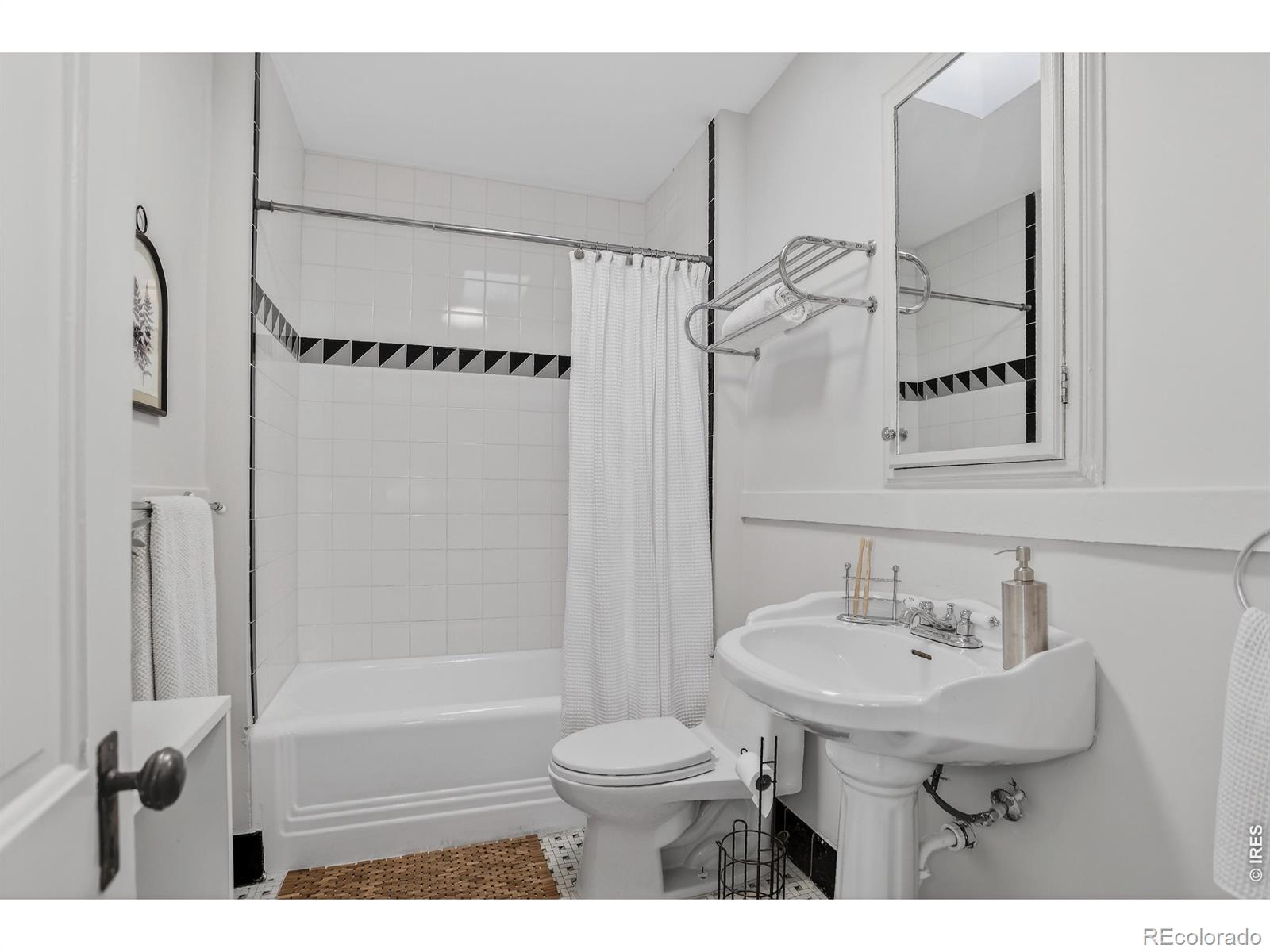 MLS Image #12 for 1902 e 17th avenue ,denver, Colorado