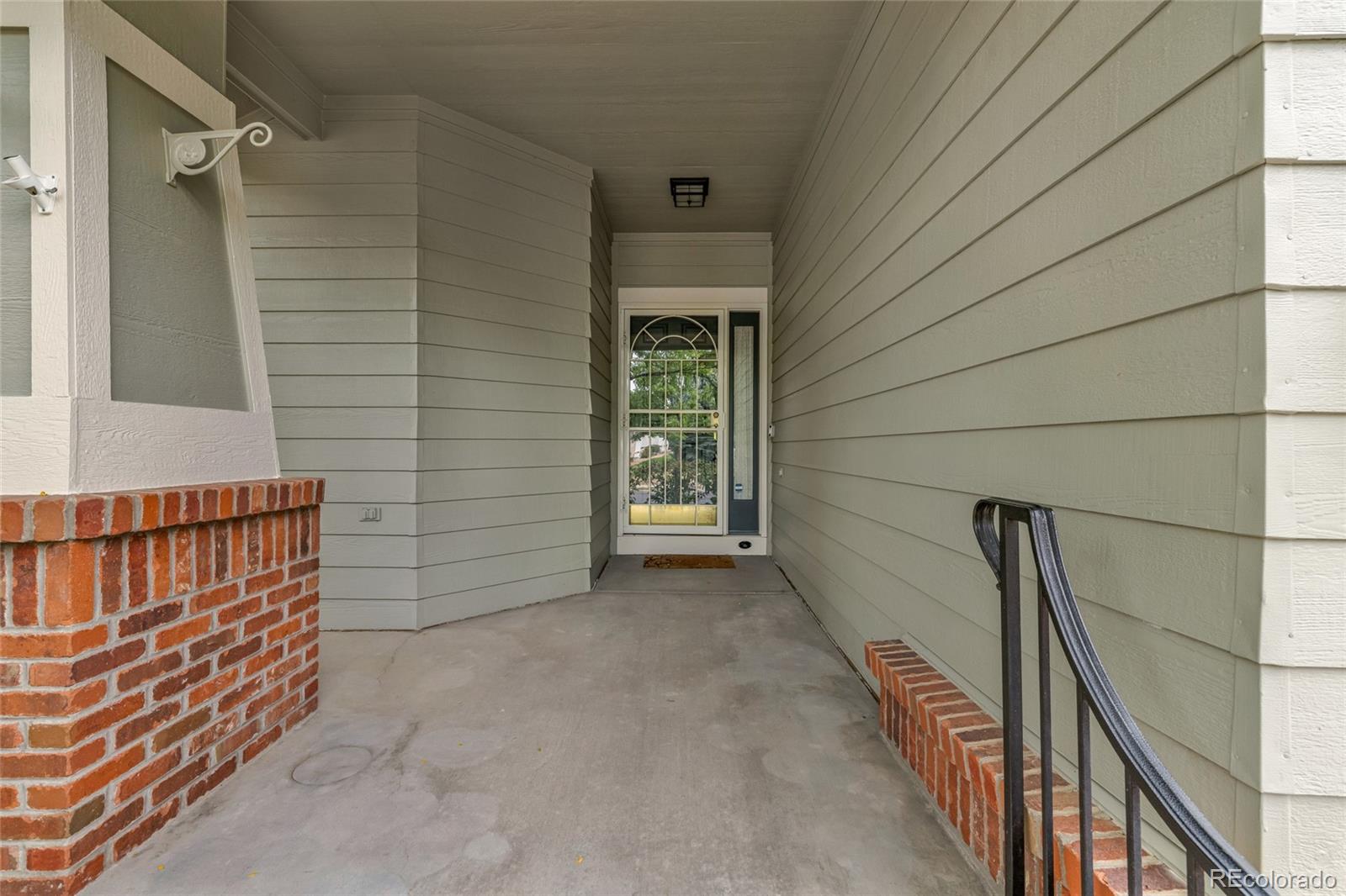 MLS Image #2 for 2592 s troy court,aurora, Colorado