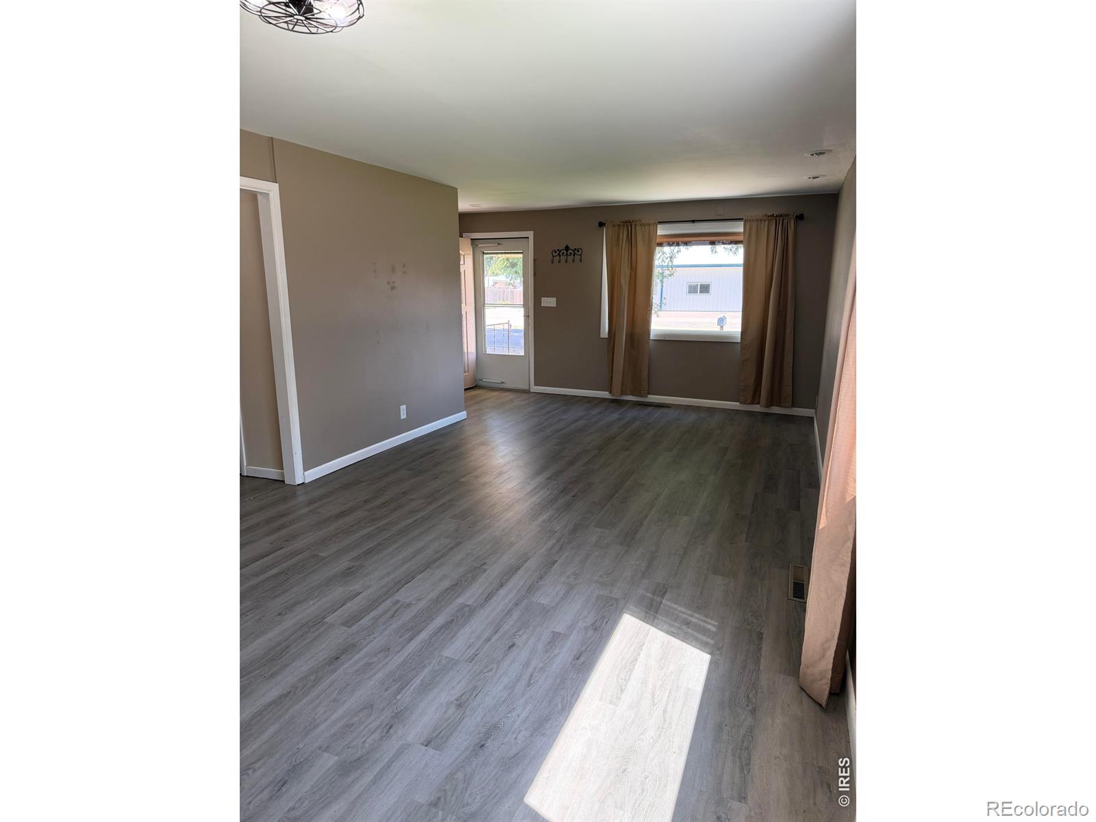 MLS Image #3 for 307  16th street,burlington, Colorado