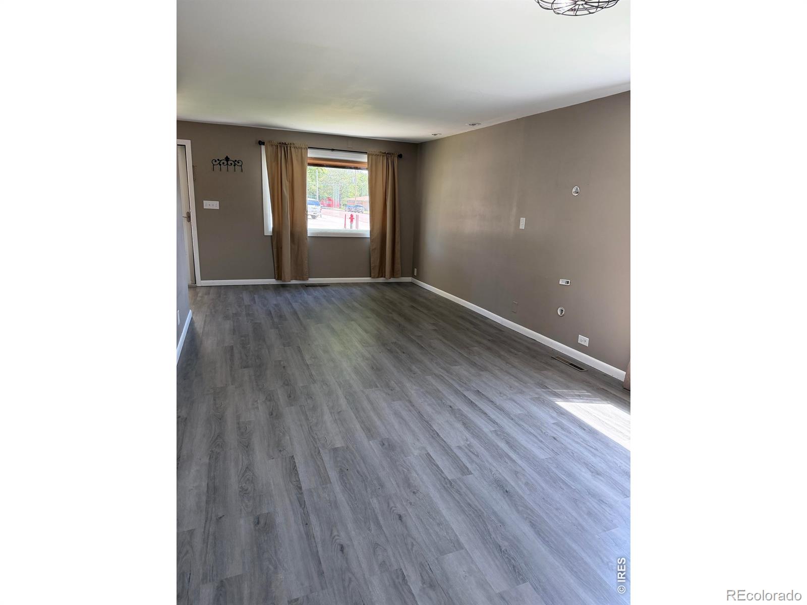 MLS Image #5 for 307  16th street,burlington, Colorado