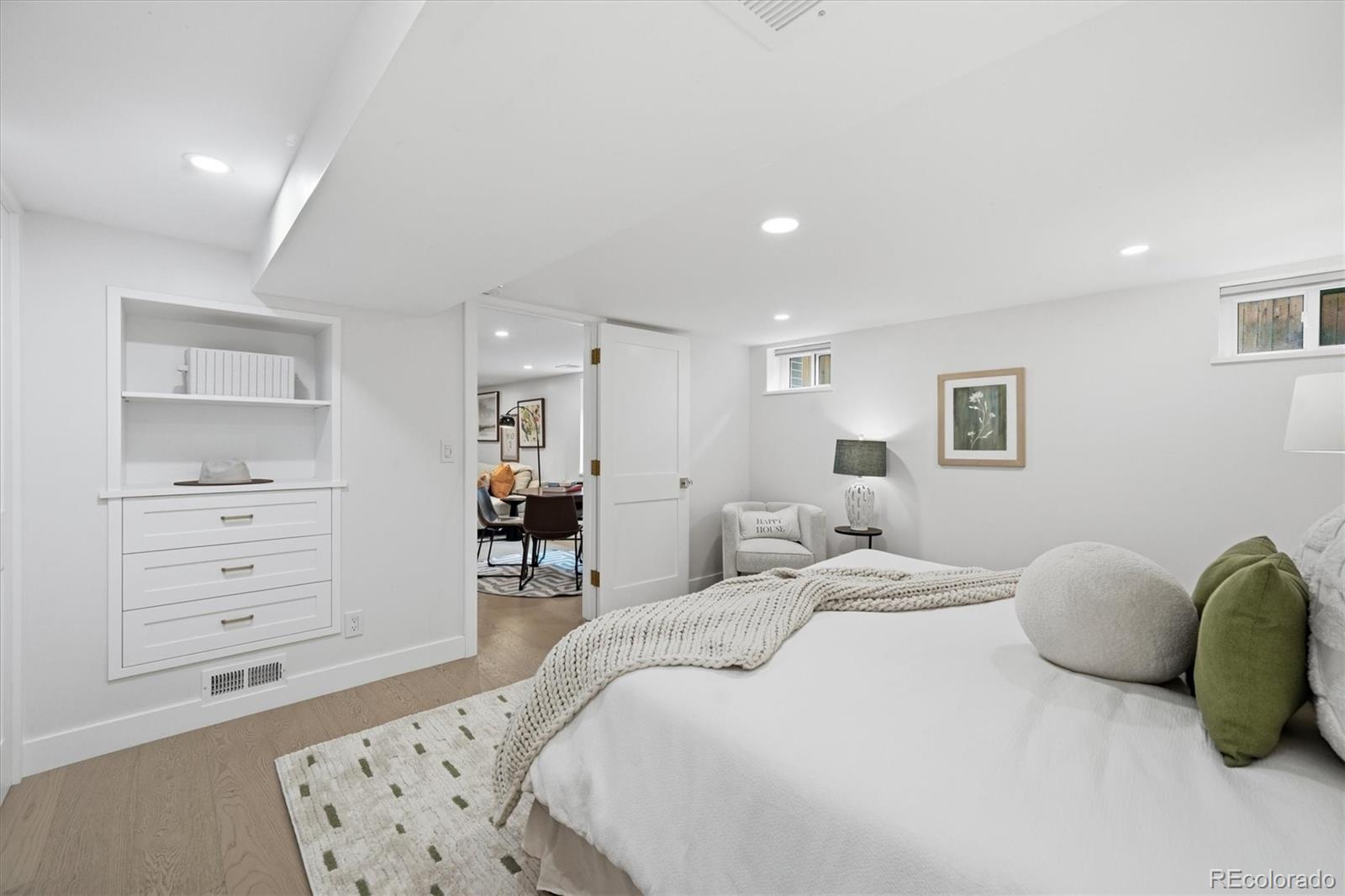 MLS Image #29 for 822 s race street,denver, Colorado