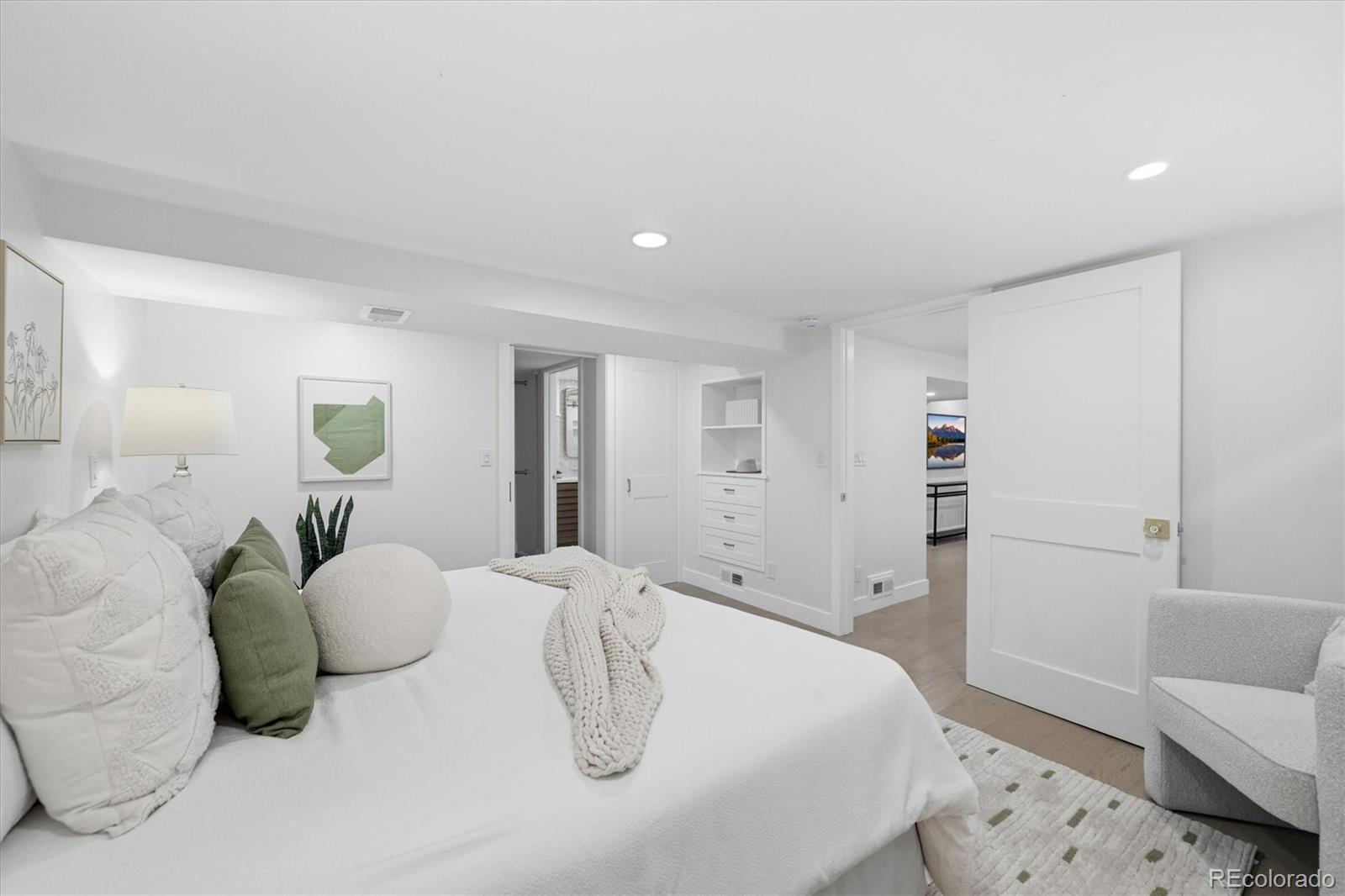 MLS Image #30 for 822 s race street,denver, Colorado