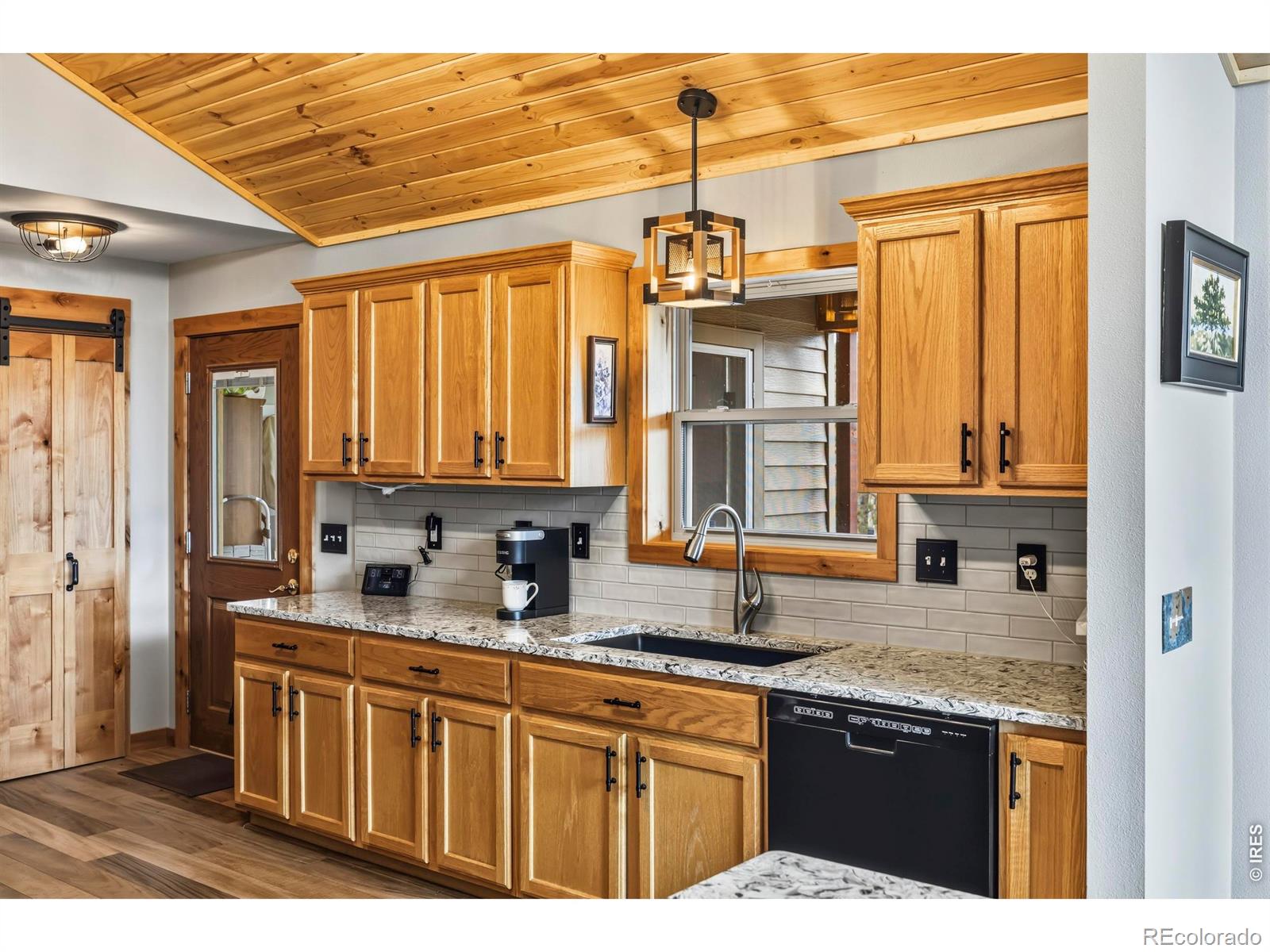 MLS Image #12 for 557  red bluff road,livermore, Colorado