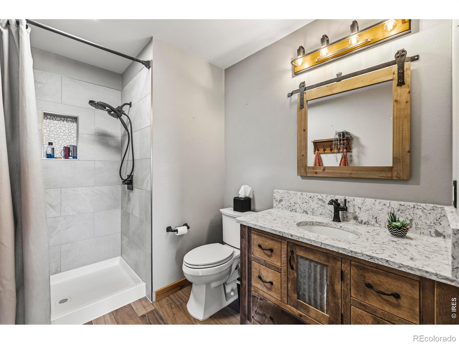 MLS Image #17 for 557  red bluff road,livermore, Colorado