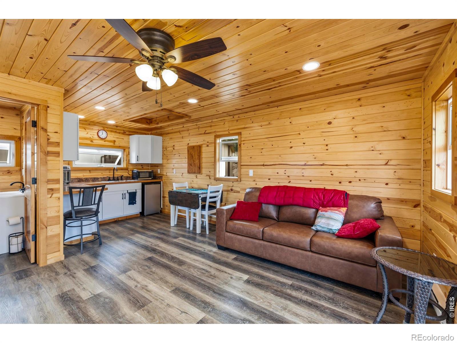 MLS Image #32 for 557  red bluff road,livermore, Colorado