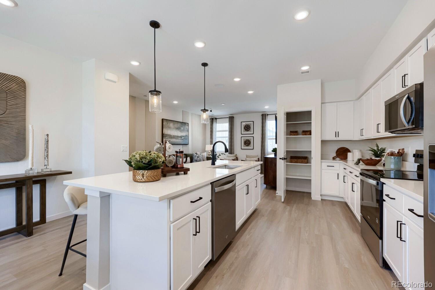 MLS Image #12 for 9200 e 47th avenue,denver, Colorado