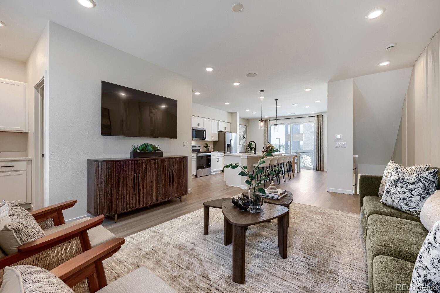 MLS Image #6 for 9200 e 47th avenue,denver, Colorado