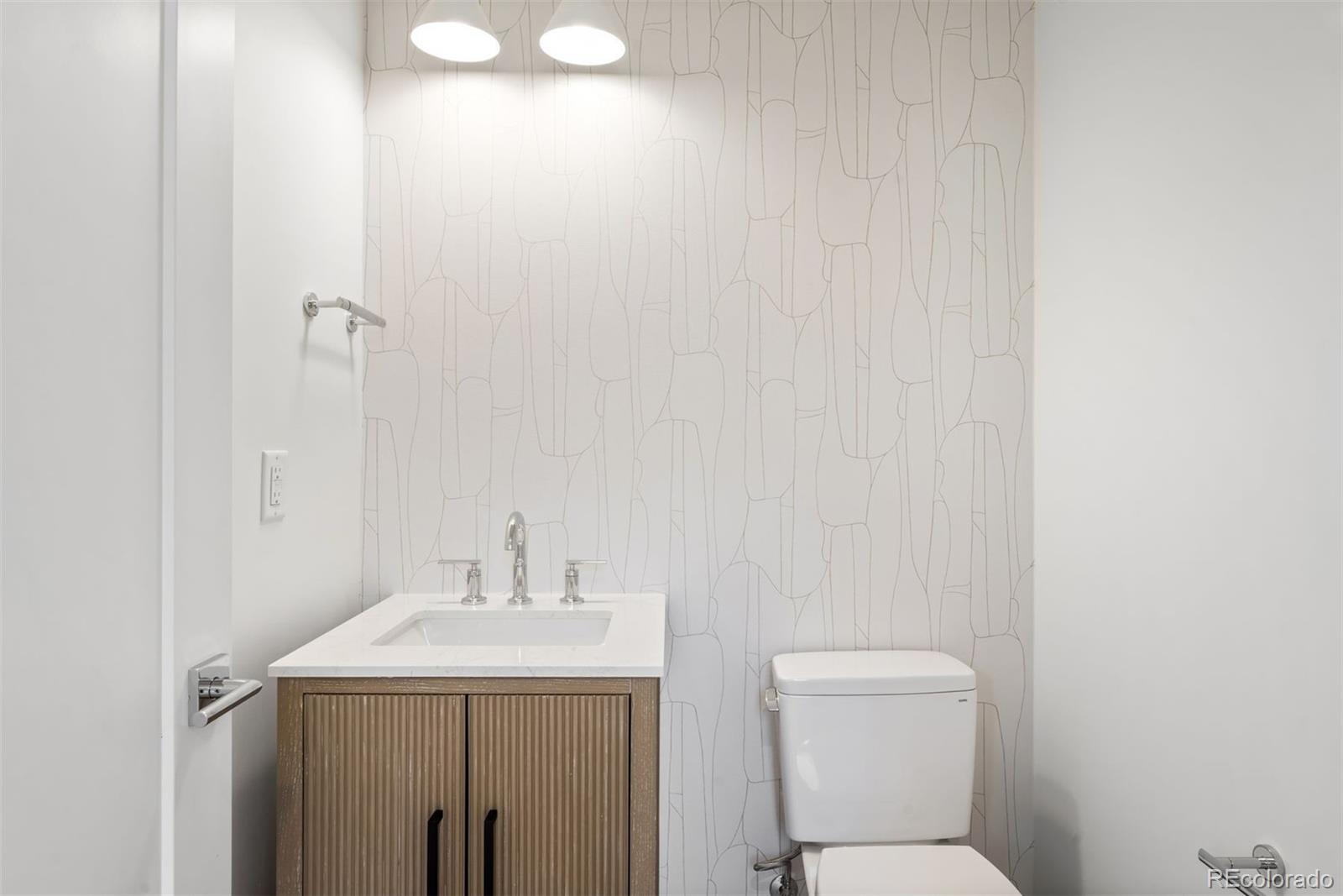 MLS Image #10 for 5894 e 14th avenue,denver, Colorado