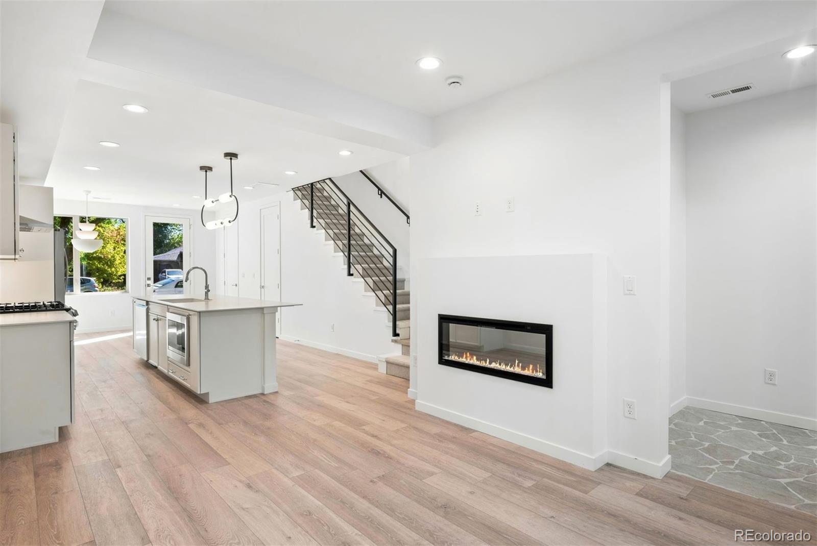 MLS Image #9 for 5894 e 14th avenue,denver, Colorado