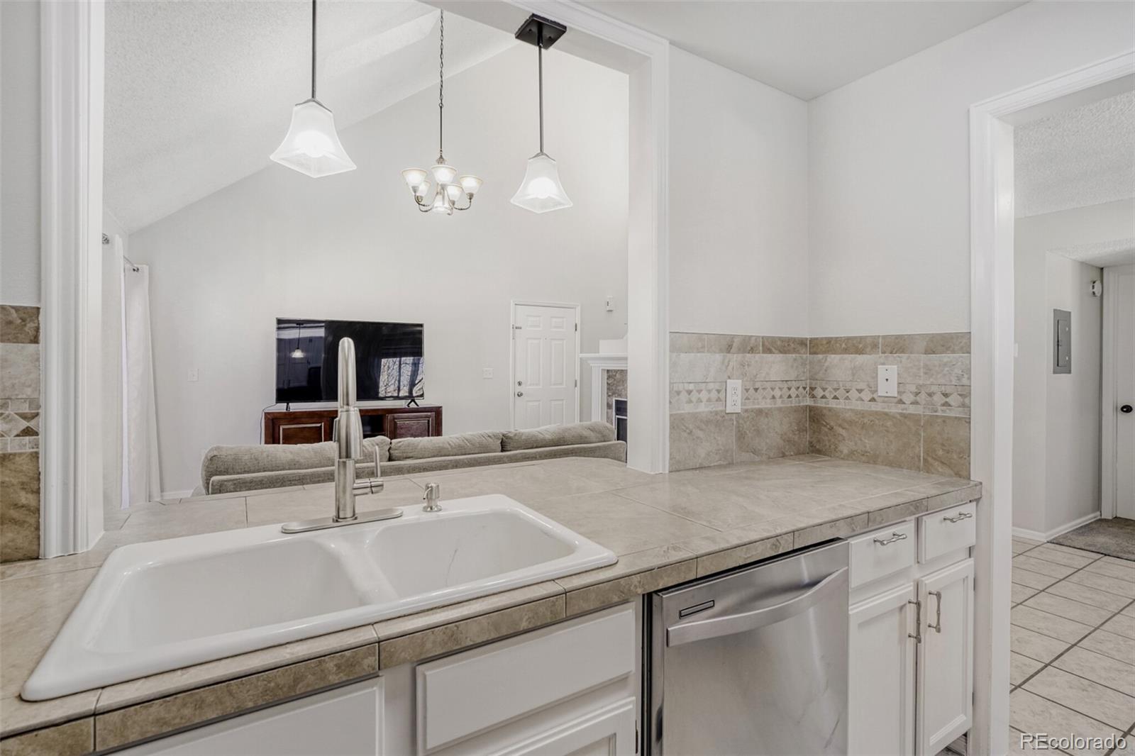 MLS Image #7 for 12404 e tennessee circle,aurora, Colorado