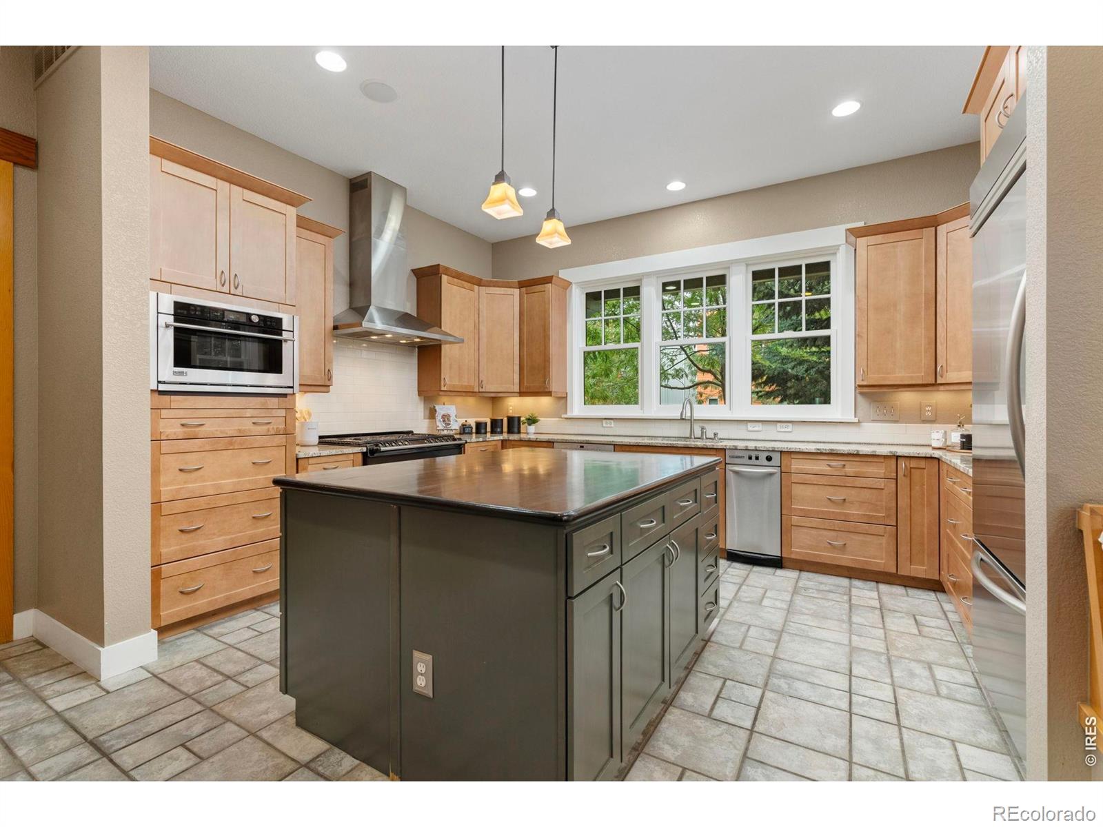 MLS Image #10 for 818  confidence drive,longmont, Colorado