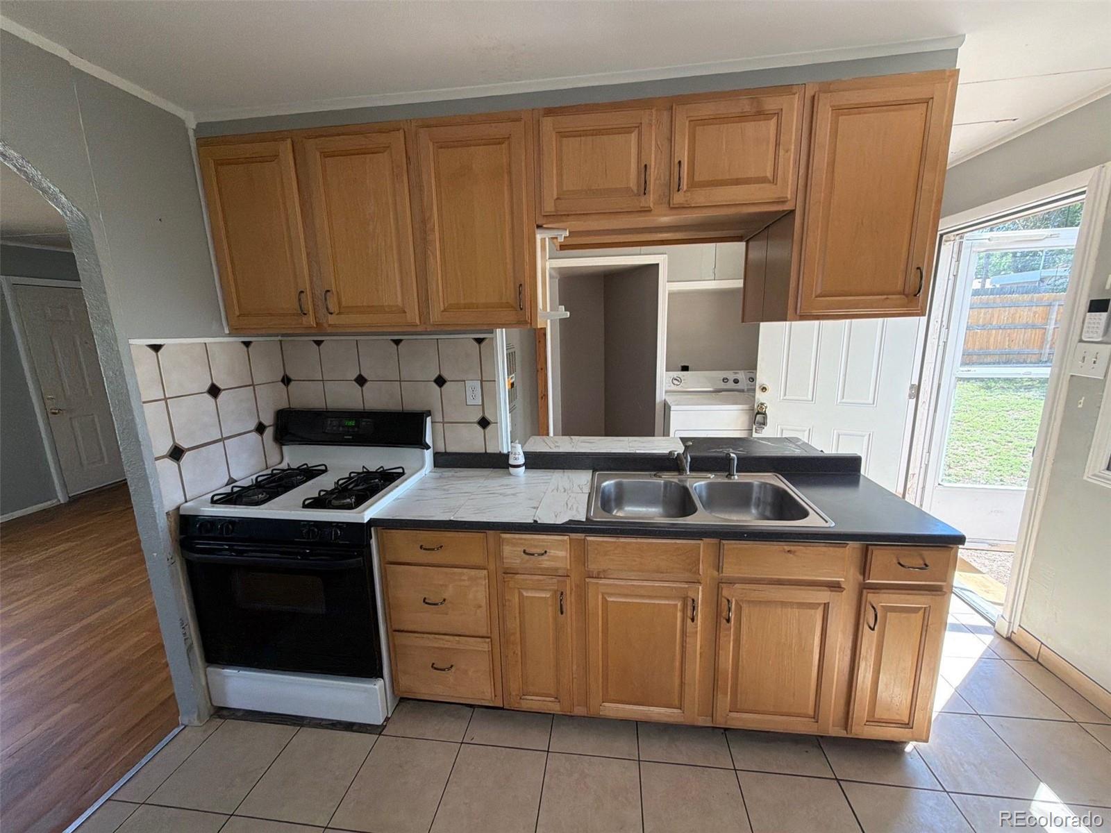 MLS Image #10 for 725 e las animas street,colorado springs, Colorado