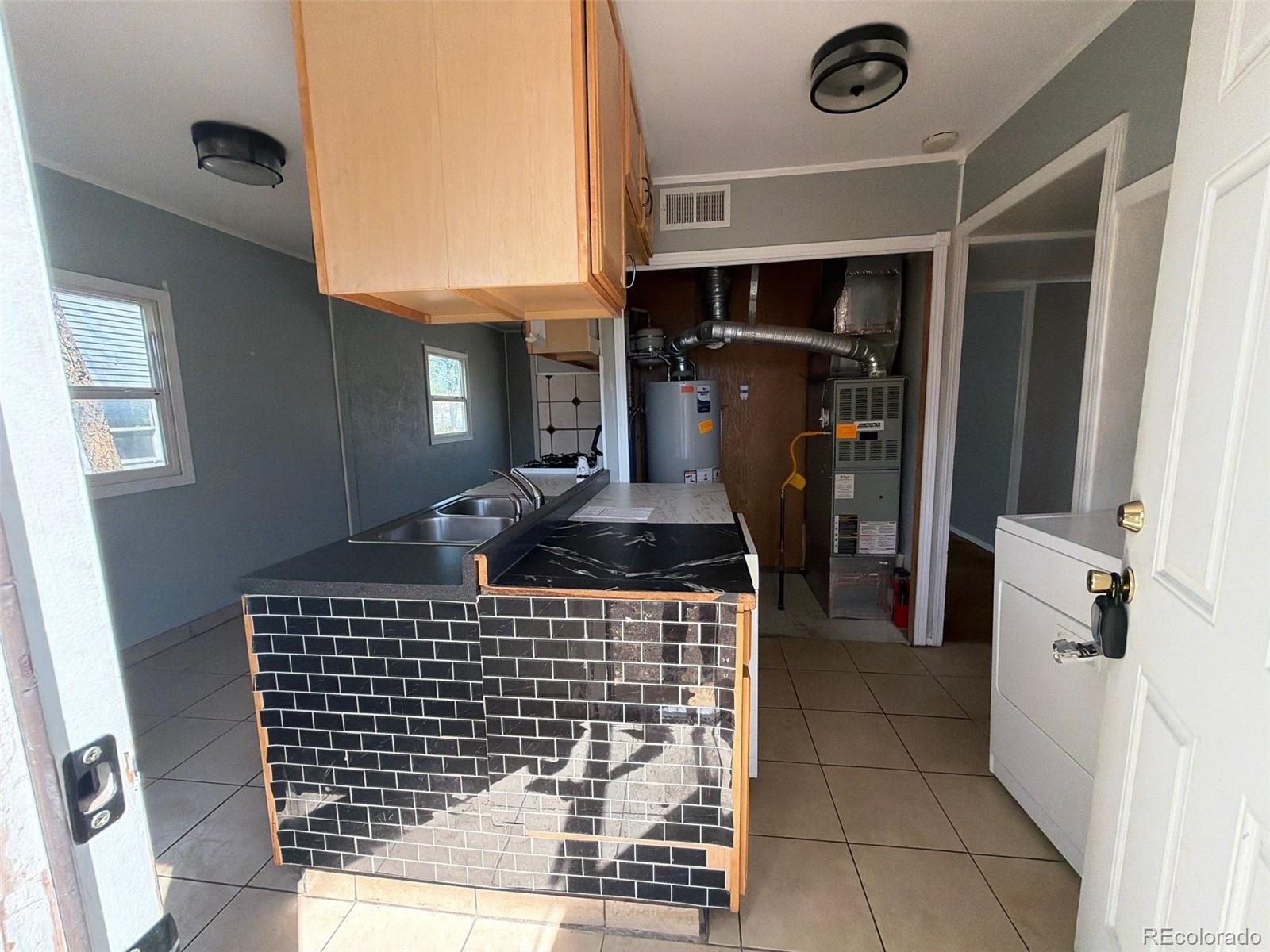 MLS Image #8 for 725 e las animas street,colorado springs, Colorado