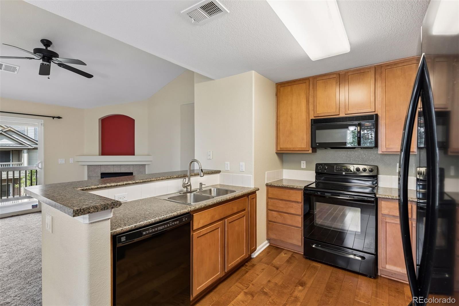 MLS Image #10 for 23346 e 5th place,aurora, Colorado