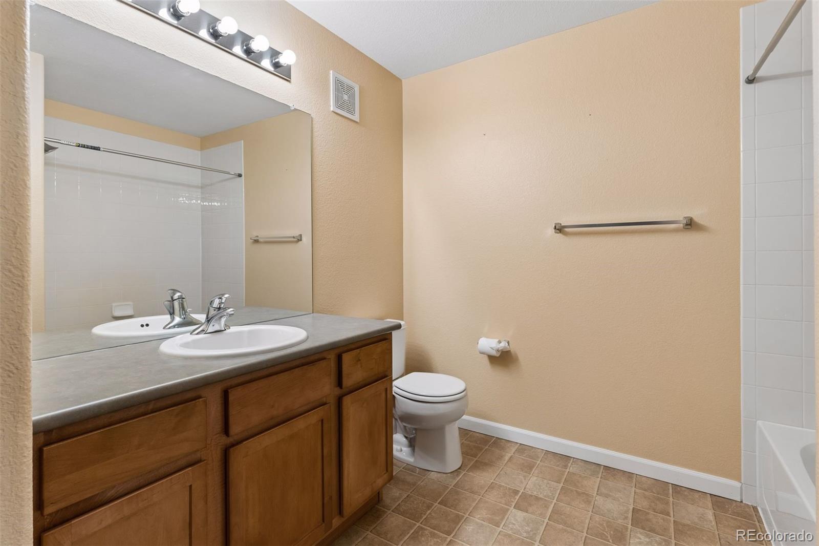 MLS Image #15 for 23346 e 5th place,aurora, Colorado