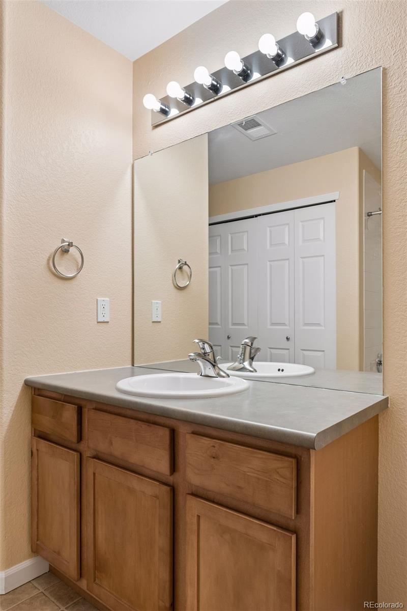 MLS Image #16 for 23346 e 5th place,aurora, Colorado