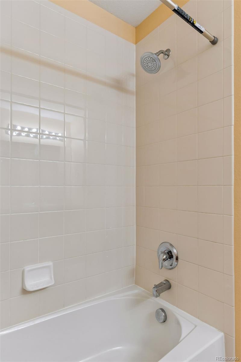 MLS Image #18 for 23346 e 5th place,aurora, Colorado