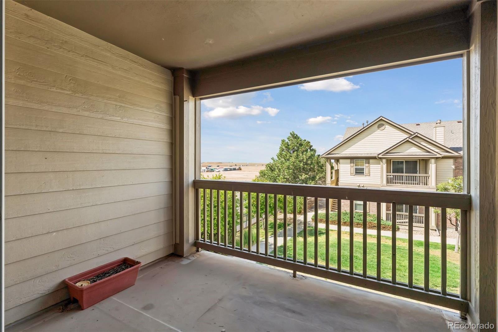 MLS Image #3 for 23346 e 5th place,aurora, Colorado