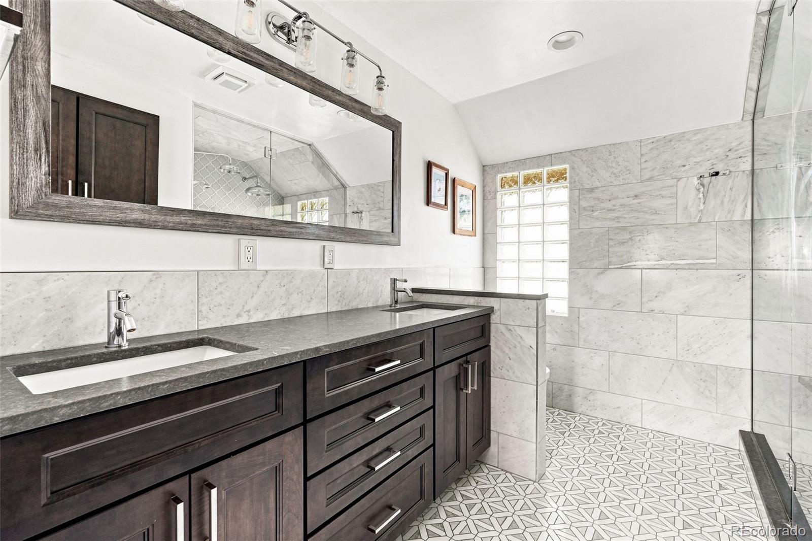 MLS Image #22 for 605 n race street,denver, Colorado