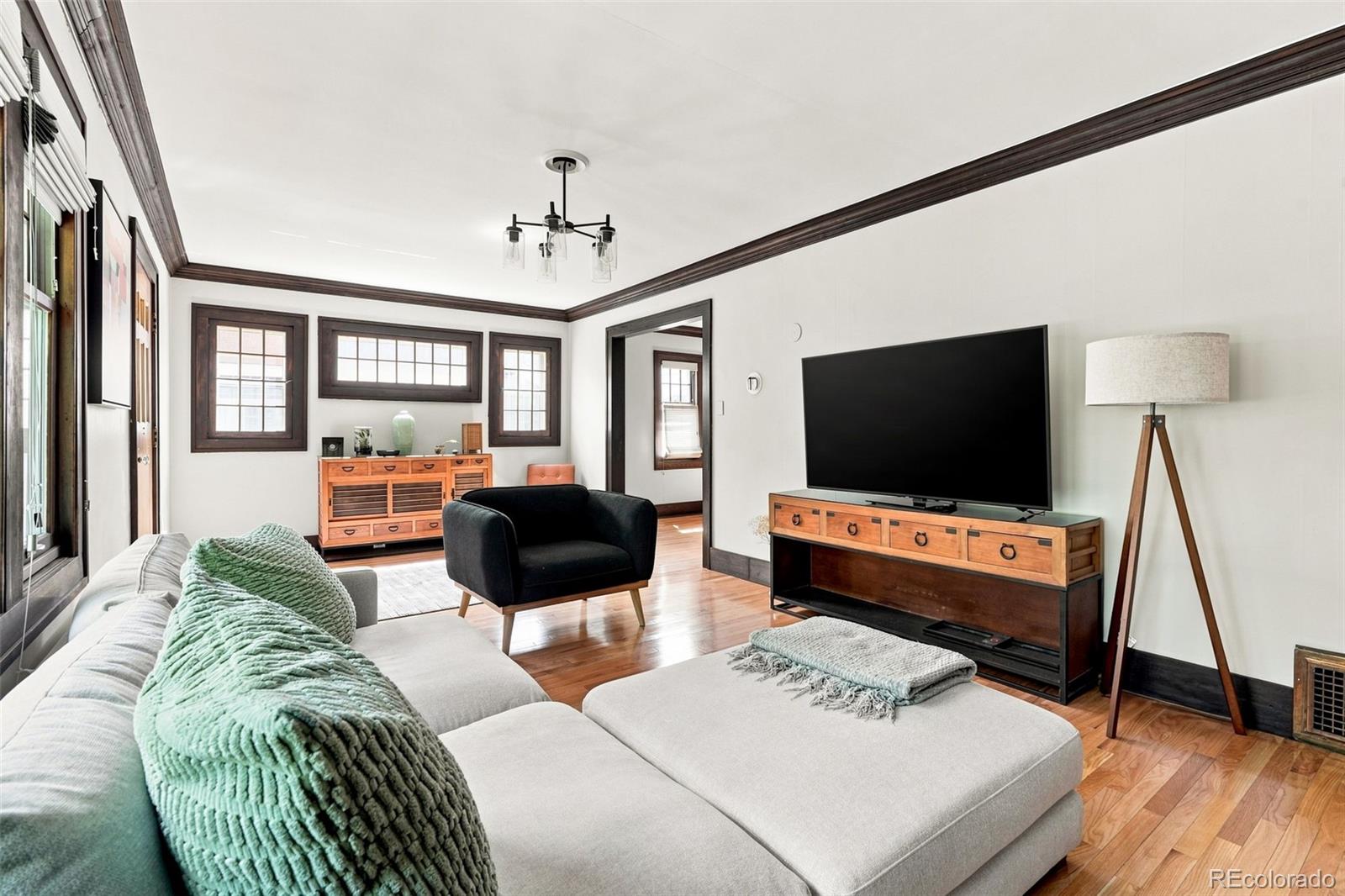 MLS Image #4 for 605 n race street,denver, Colorado