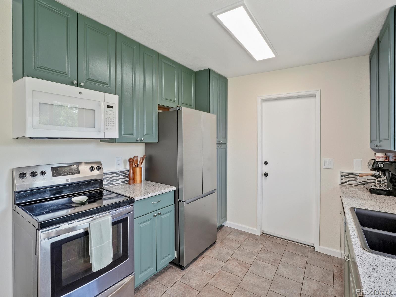 MLS Image #11 for 4653 s yank street,morrison, Colorado