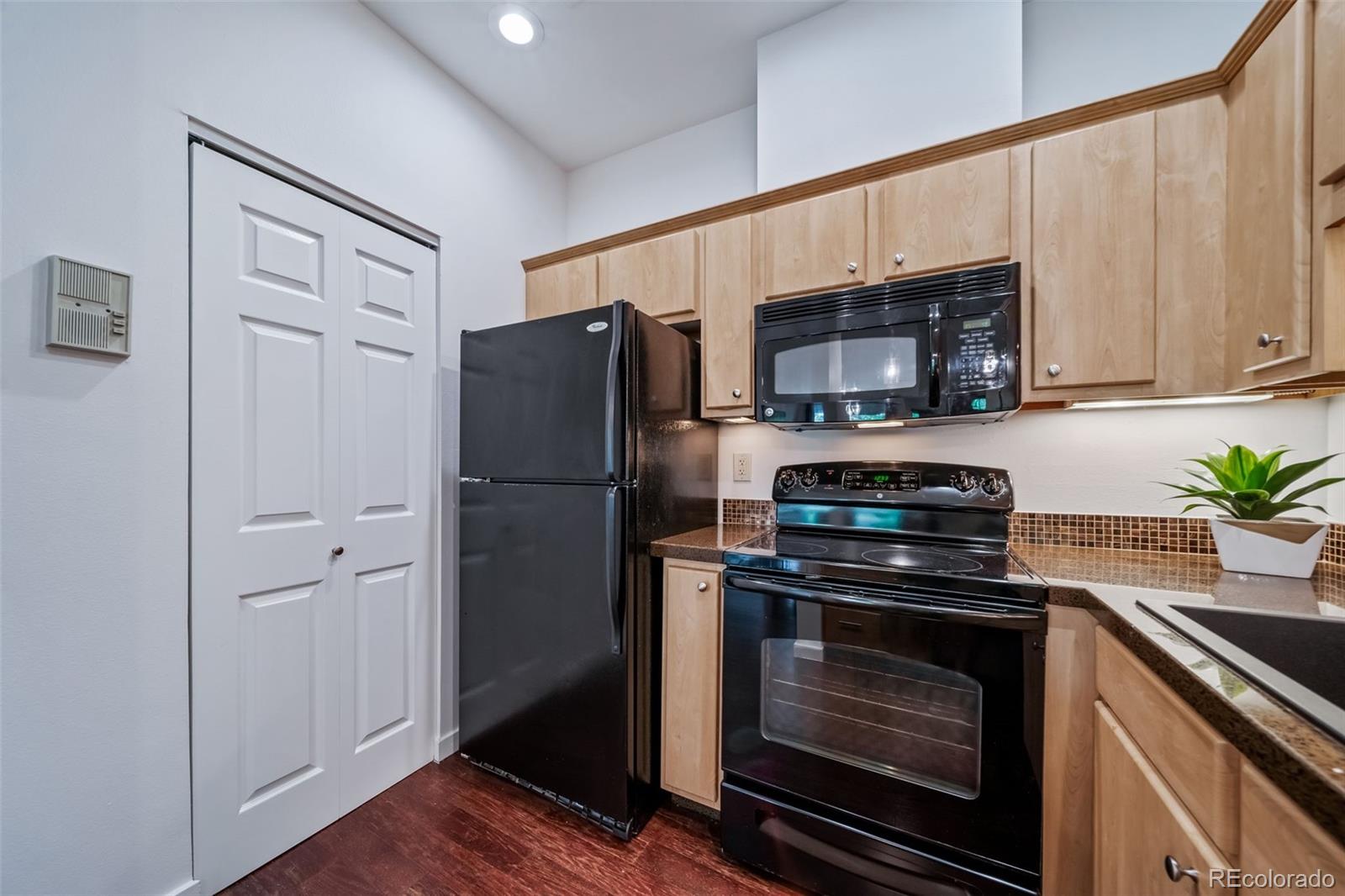 MLS Image #18 for 1000 e 1st avenue,denver, Colorado