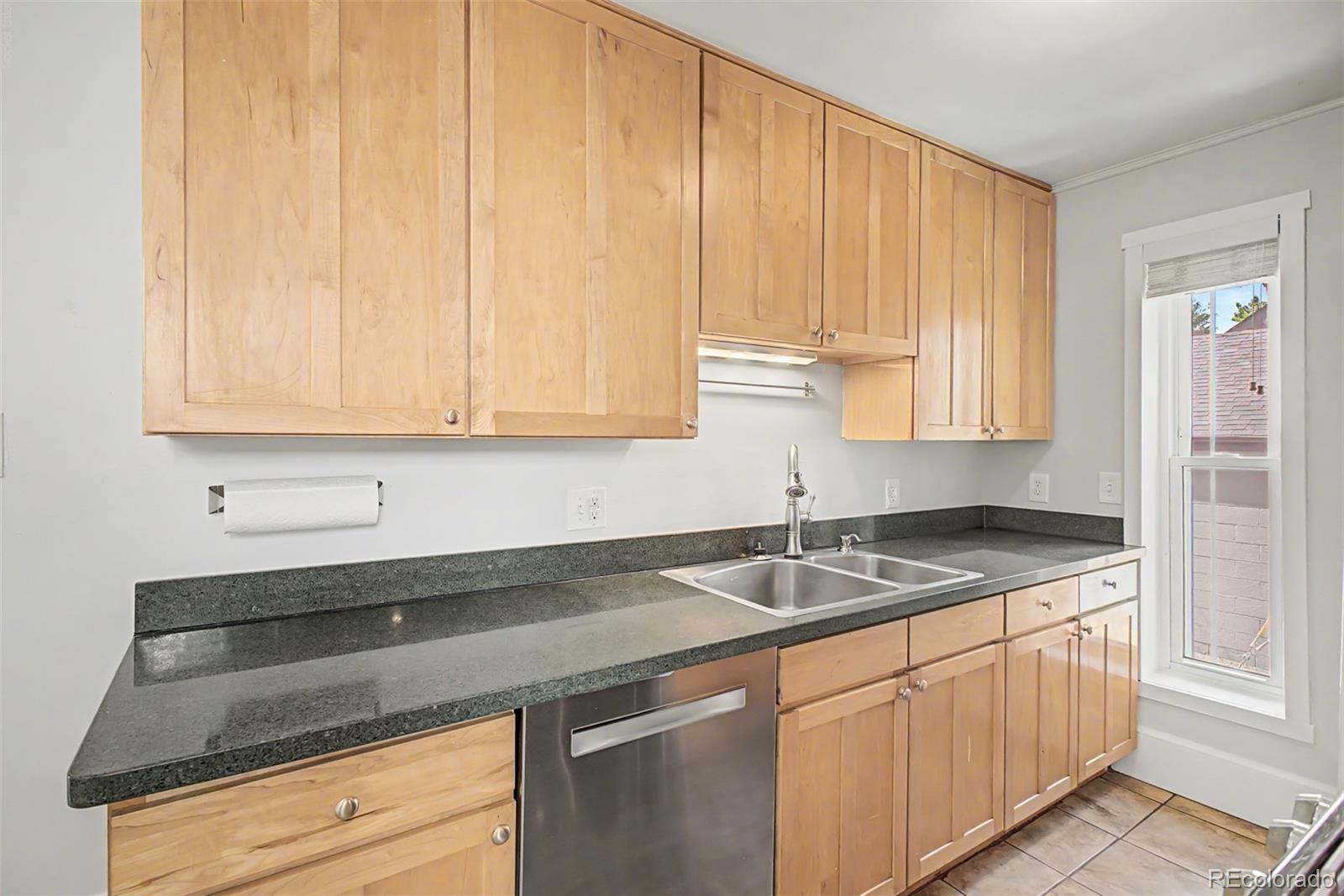 MLS Image #12 for 331 e ellsworth avenue,denver, Colorado