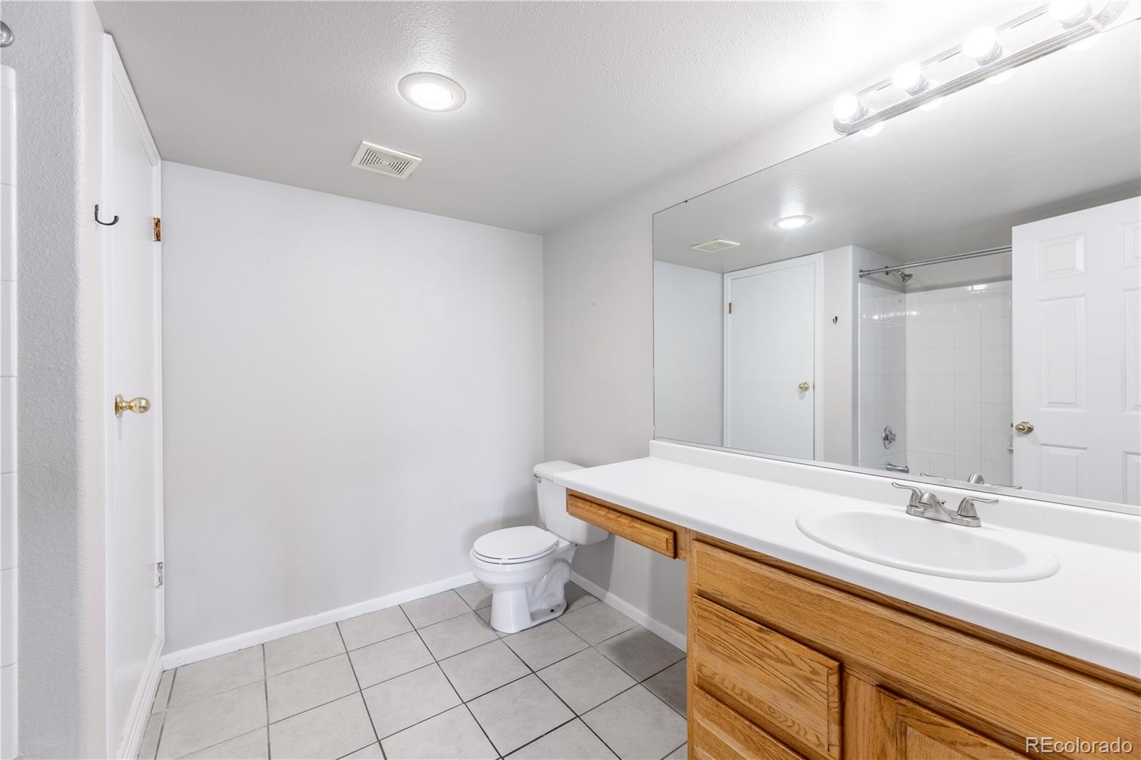 MLS Image #14 for 12555 e tennessee circle,aurora, Colorado