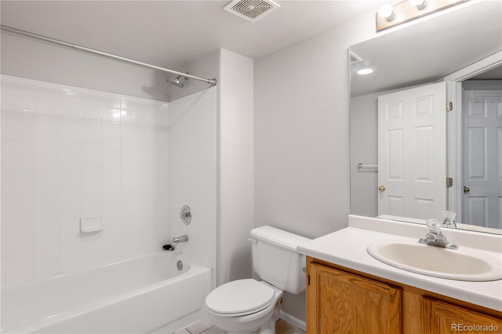 MLS Image #16 for 12555 e tennessee circle,aurora, Colorado