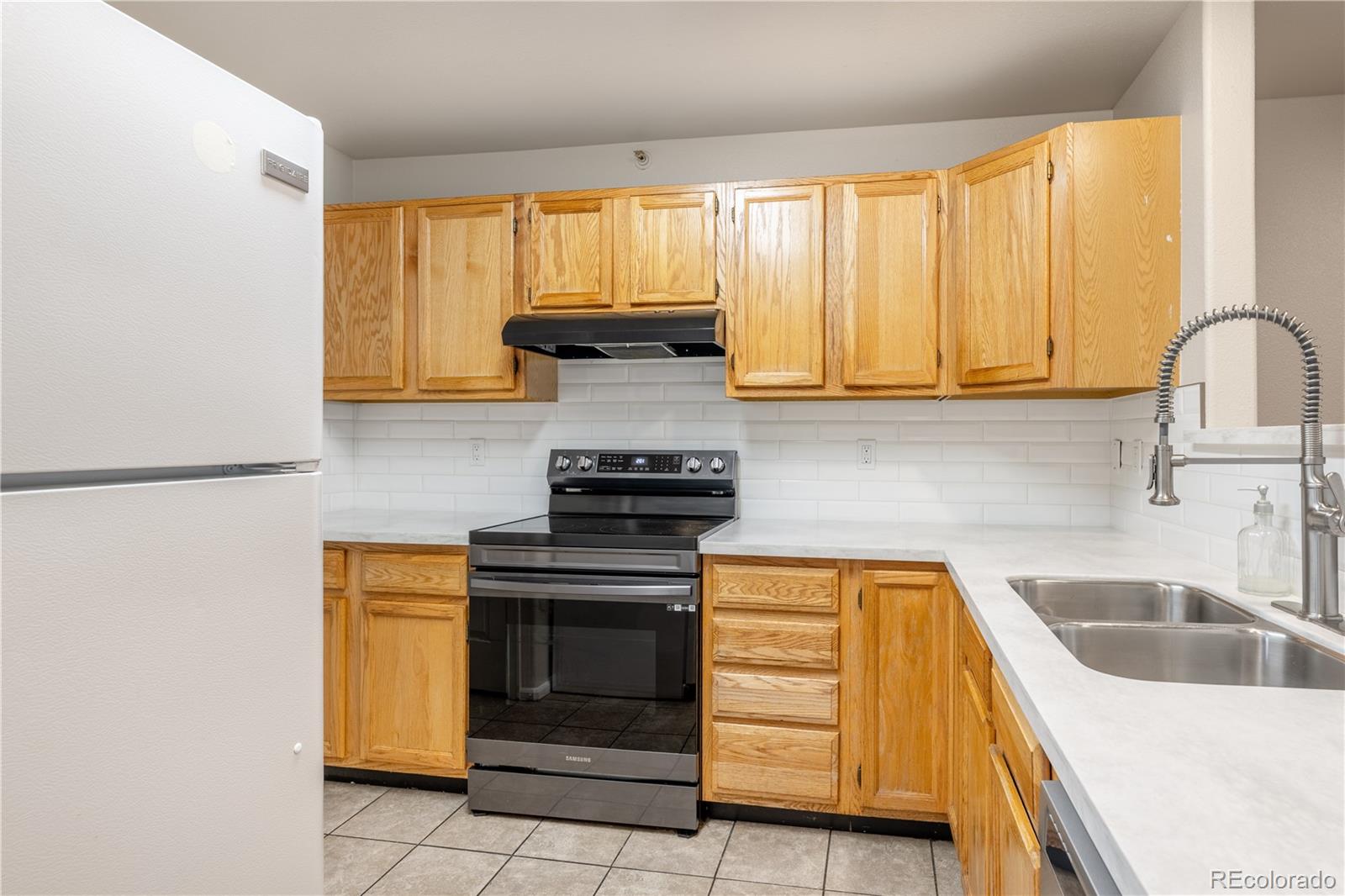 MLS Image #8 for 12555 e tennessee circle,aurora, Colorado