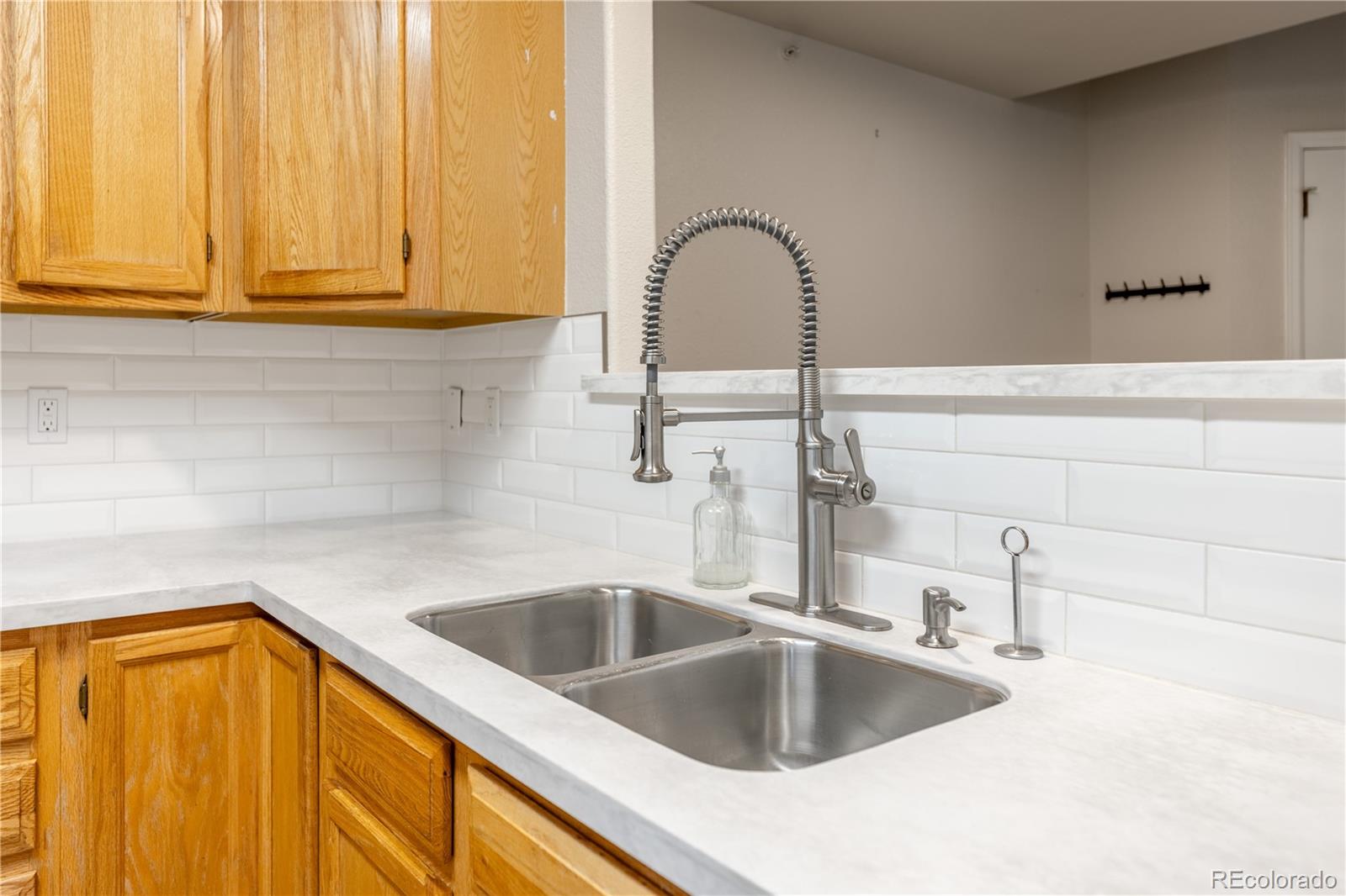 MLS Image #9 for 12555 e tennessee circle,aurora, Colorado