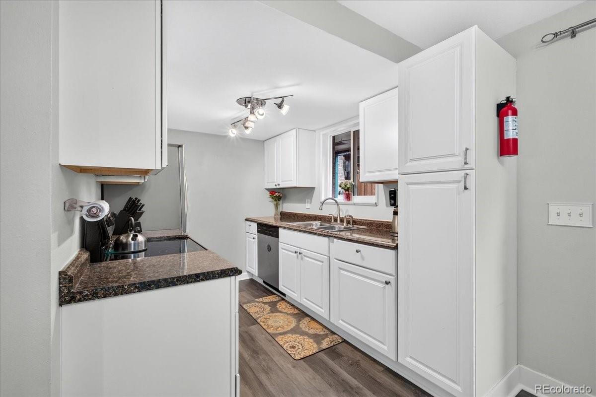 MLS Image #8 for 7725 w glasgow place,littleton, Colorado