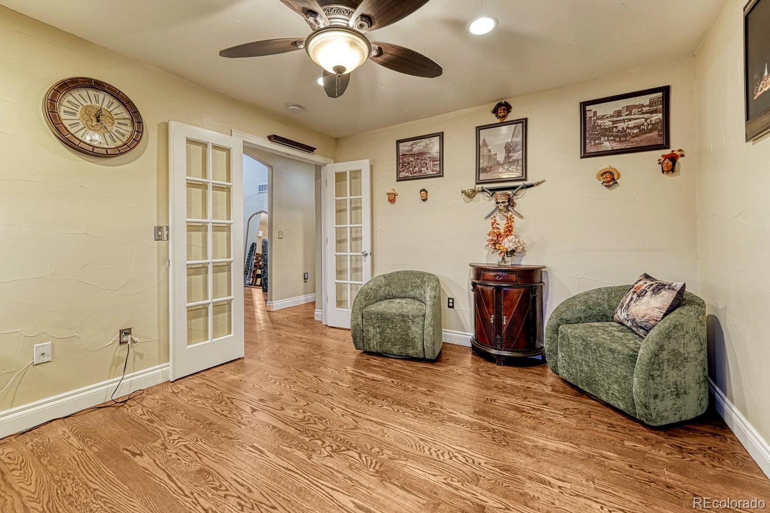 MLS Image #10 for 1023 s locust street,denver, Colorado