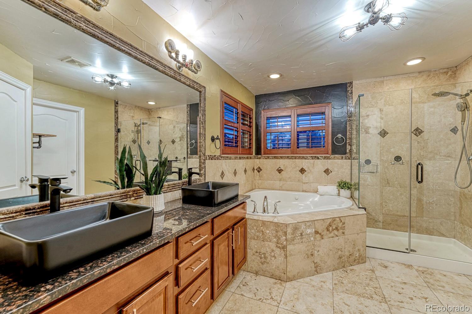 MLS Image #29 for 1023 s locust street,denver, Colorado